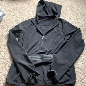Lululemon pull over windbreaker